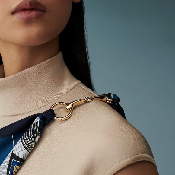 Hermes Horsebit Gold Scarf Ring - Picture 2 of 7